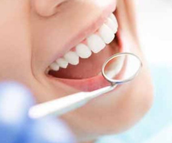 Tooth replacement services at Srivari Dental Clinic, Chennai.